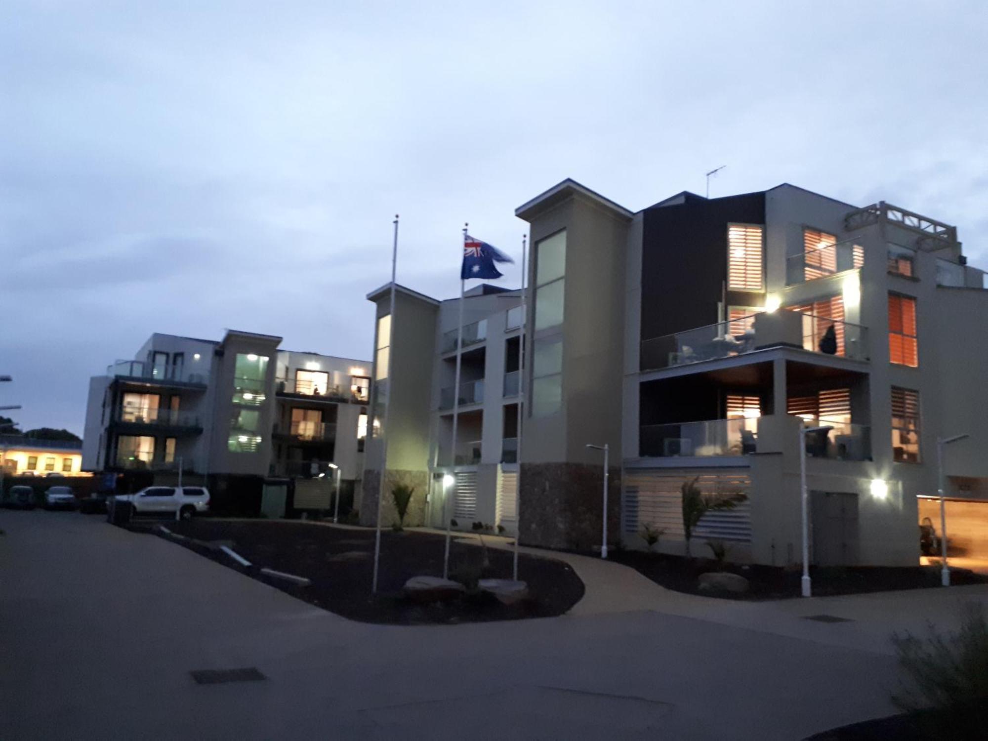 Apartments In Phillip Island Towers - Block C 카우즈 외부 사진